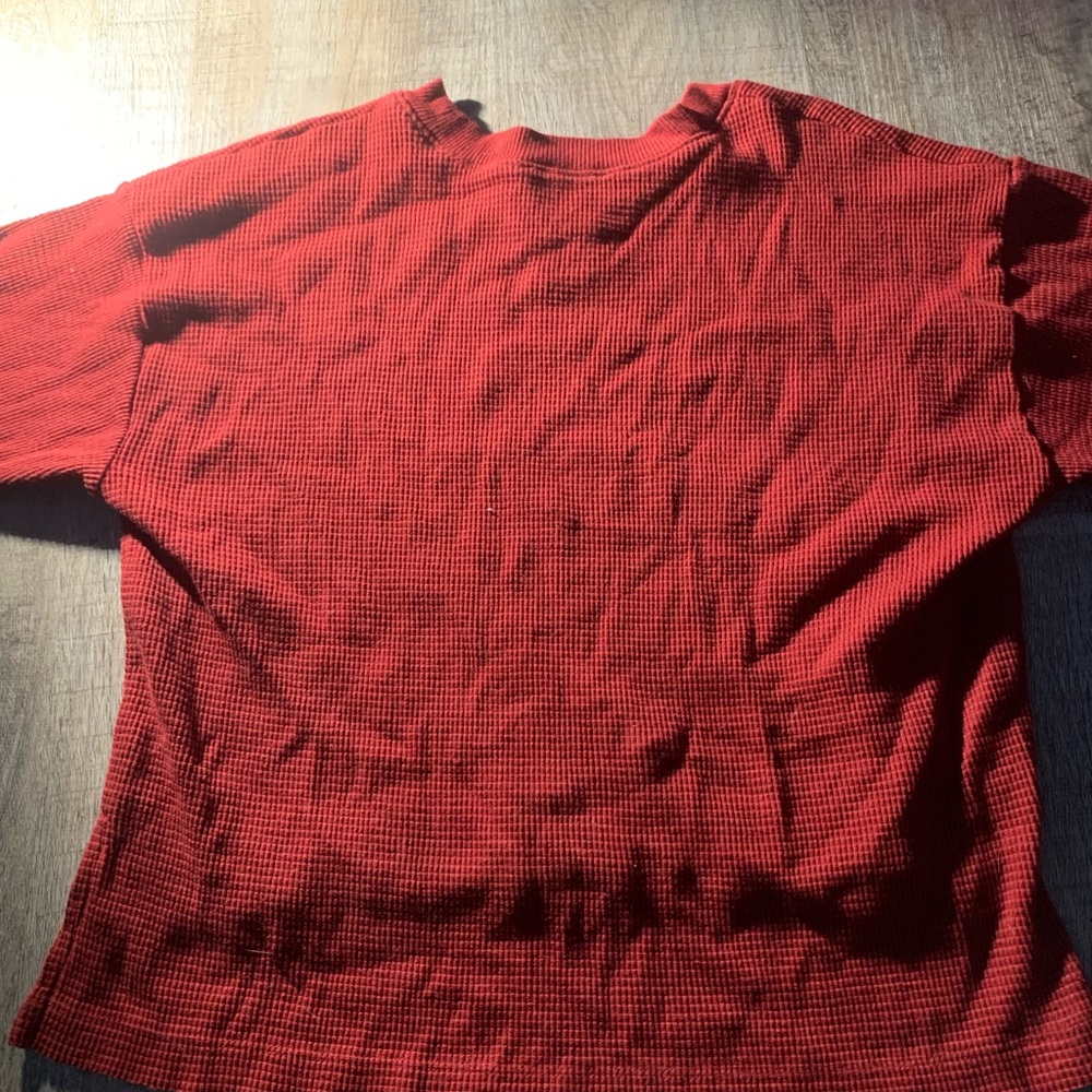 Red pull over - Picture 3 of 3